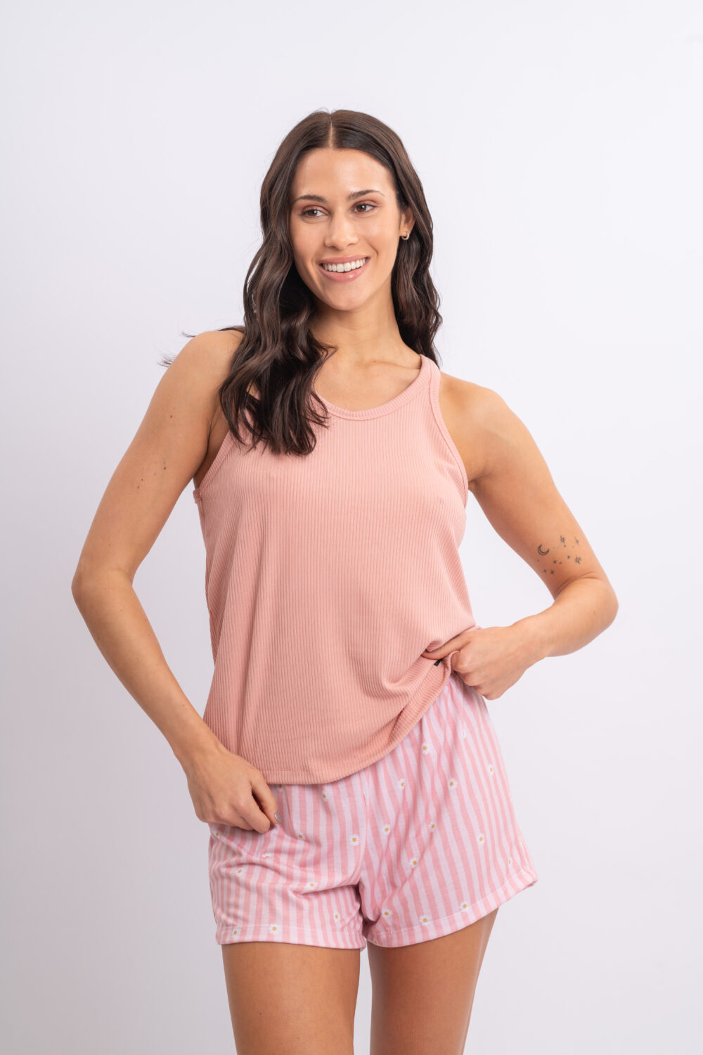 DOLCISIMA 1524L SHORT RAYADO CON MARGARITAS Y MUSCULOSA LISA