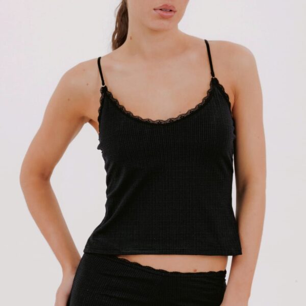 ANDRESSA A0546 MUSCULOSA BRETELERA Y SHORT DE MICROFIBRA DESAGUJADA