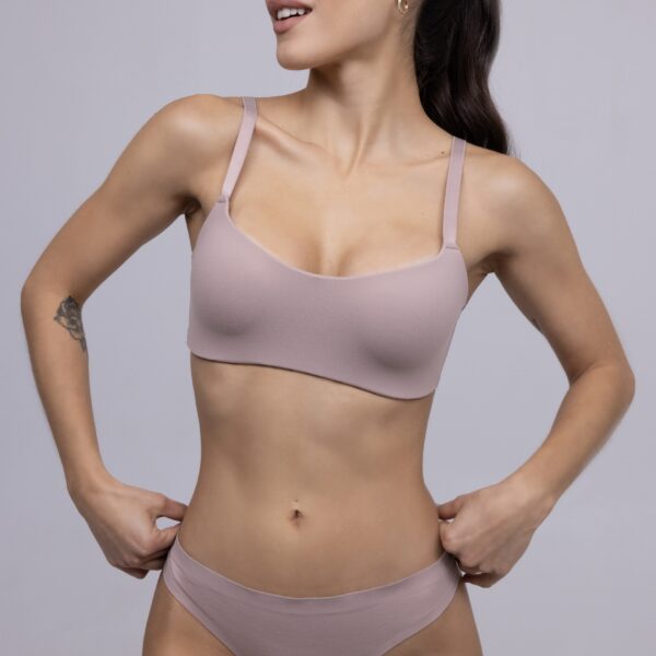 TRENDA 303 CONJ. TOP ARMADO Y LESS PEACHSKIN SIN COSTURAS (Hasta el 110)