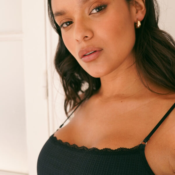 ANDRESSA A0543 SOUTIEN TOP DE MICROFIBRA DESAGUJADA Y PUNTILLA (Desde el talle 80 al 100)