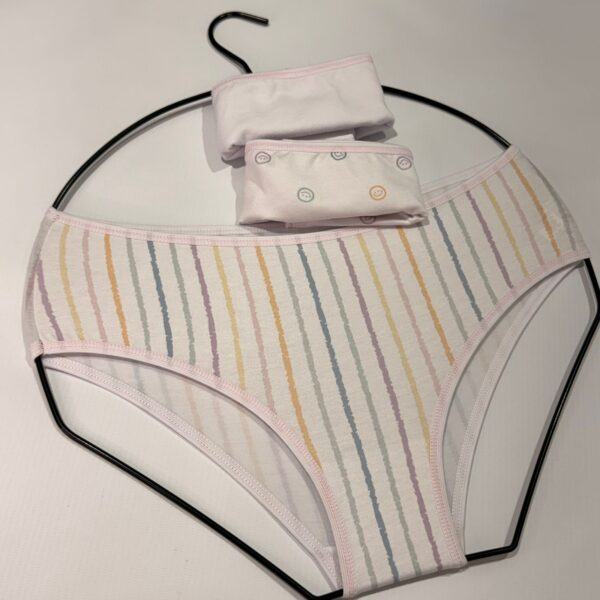 DOLCISIMA P948-08 PACK X3 BOMBACHAS DE NENA ALGODON Y LYCRA- TALLES 4 AL 12 (2 ESTAMPADAS 1 LISA)